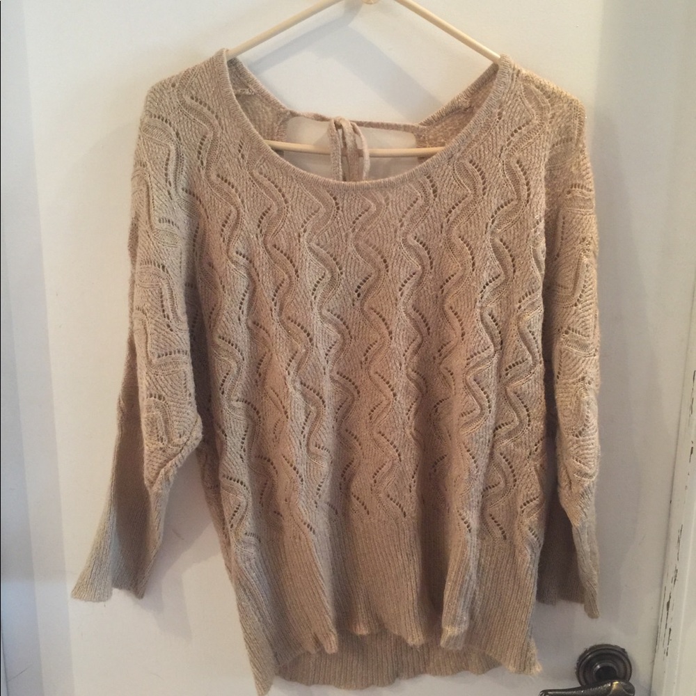 ☃️❄️ EUC light gold/ tan sweater with sparkles